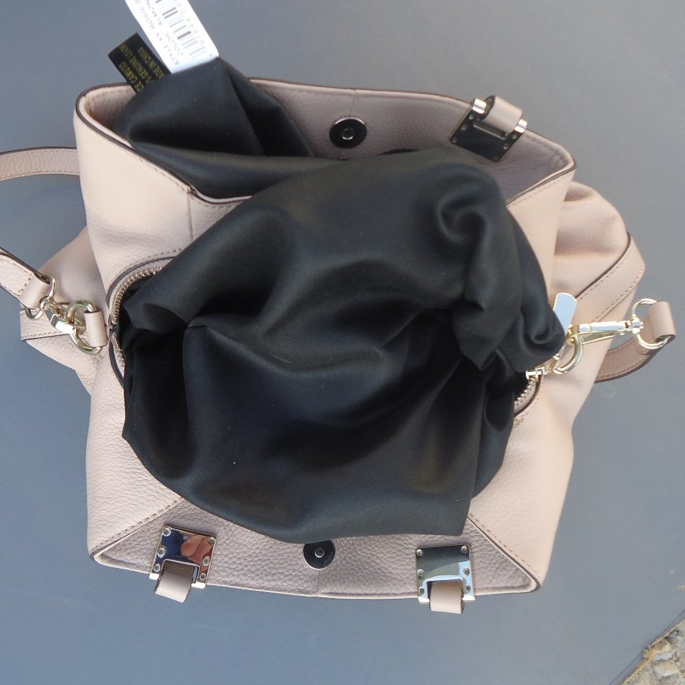 Vince Camuto shoulder bag. - Picture 15 of 16